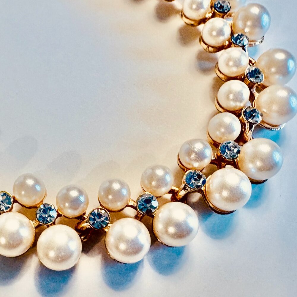 Gorgeous Gold-Tone Pearl & Crystal Statement Necklace